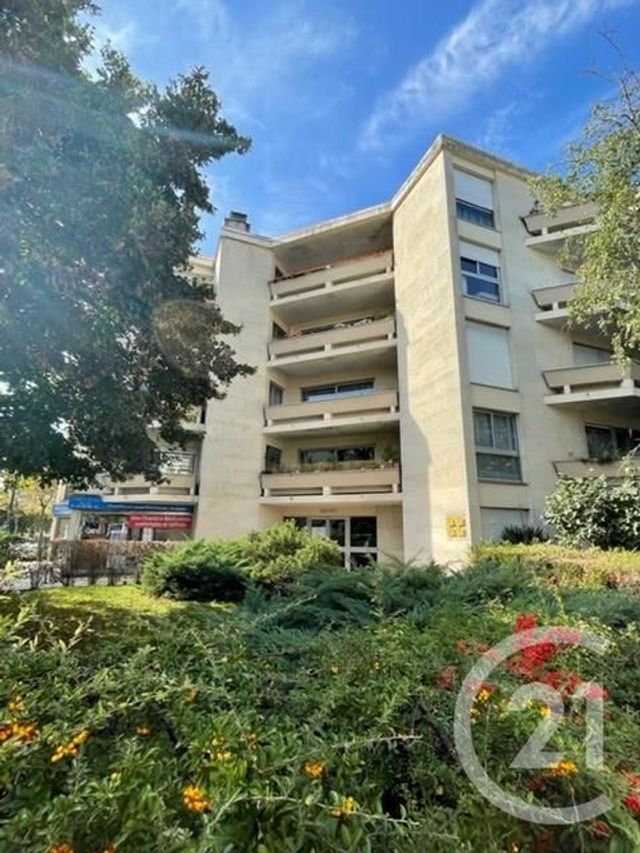 Appartement F2 à louer - 2 pièces - 45.0 m2 - LE RAINCY - 93 - ILE-DE-FRANCE - Century 21 Grâce De Dieu